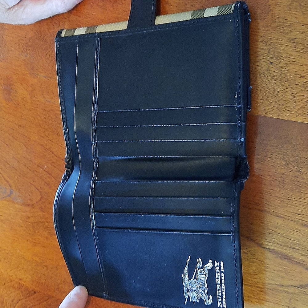 Burberry authentic Nova Check wallet - Picture 9 of 14